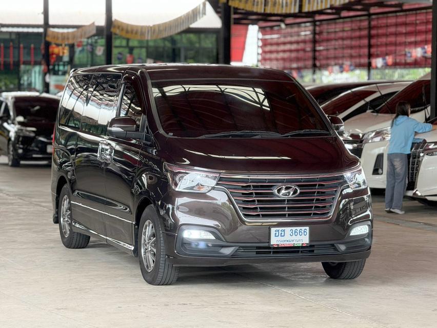 HYUNDAI H-1 2.5 Deluxe ปี 2019