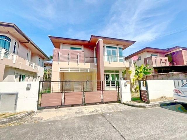 พร้อมอยู่ 3นอน รร.นานาชาติไทยจีน ศรีราชา 3 กม. The Boulevard สวนเสือศรีราชา 2.5 กม. บ้านเดี่ยว 2 ชั้น 63 ตร.วา.เฟอร์ฯครบ 2