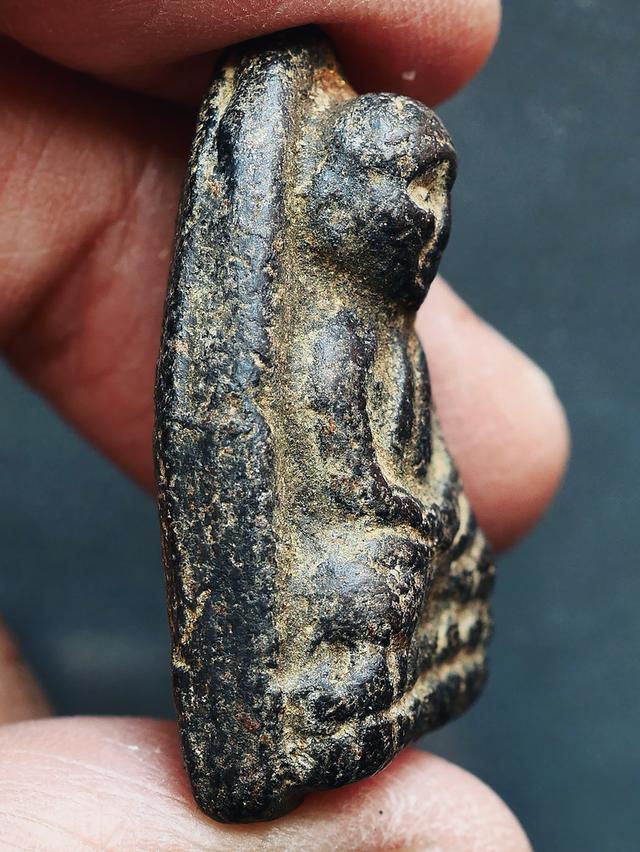 หลวงปู่ทวดเนื้อว่าน วัดช้างให้ พิมพ์กรรมการ เก่า เนื้อจัดๆ รูปที่ 9