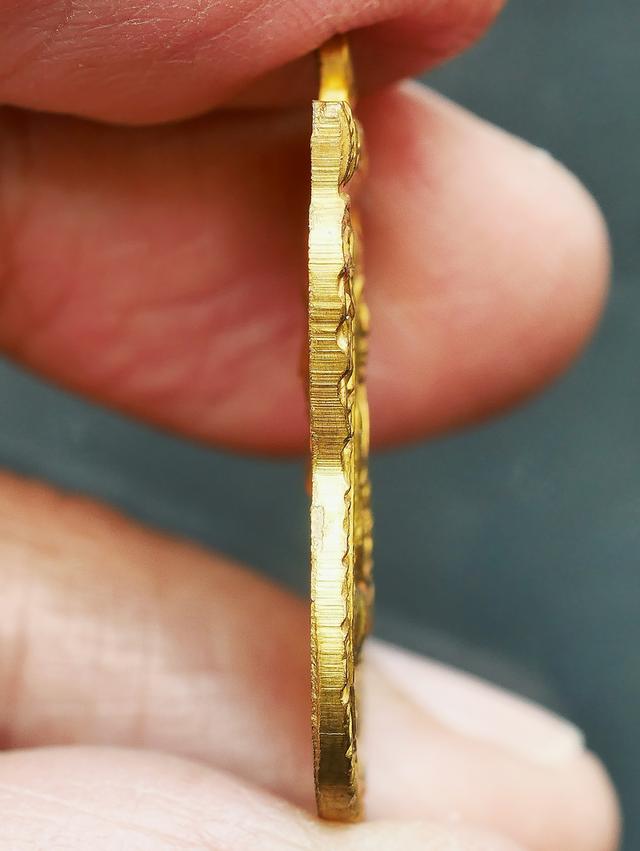 เหรียญเลื่อนสมศักดิ์ หลวงปู่ทวด วัดช้างให้ ปี 2508...เก่า เดิม สวยๆ 8