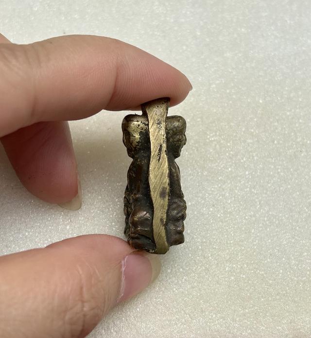 หลวงพ่อทวด หลังเตารีดหล่อโบราณ 2 หน้า รูปที่ 3