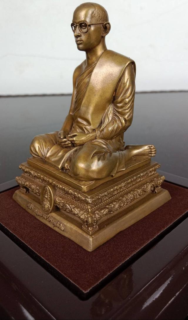 658.พระบรมรูปในหลวงทรงผนวช พลังแผ่นดิน ปี 2554 รูปที่ 8