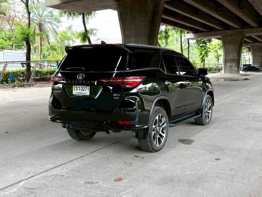 ขายรถ Toyota Fortuner 2.8 Legender 2WD ปี 2022 สีดำ เกียร์ออโต้