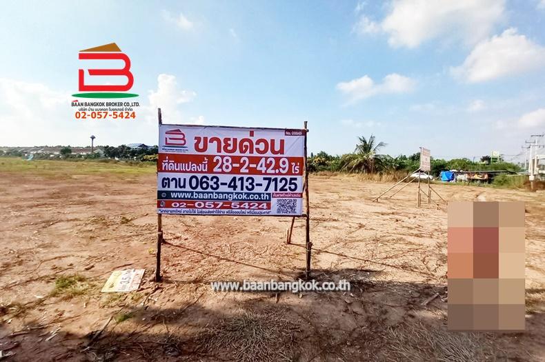 ที่ดินเปล่า ติดถนนสาย ปท.3004 (ลำลูกกา-คลอง 7) เนื้อที่ 28-2-42.9 ไร่ ใกล้สามแยกไฟแดง เส้น 3004 ตำบลบึงคำพร้อย อำเภอลำลูกกา จังหวัดปทุมธานี