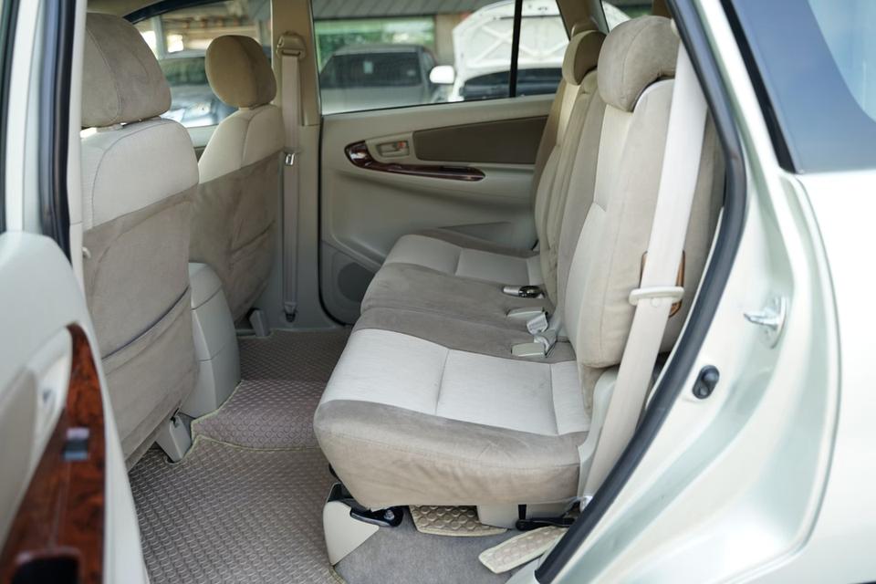 2013 TOYOTA INNOVA 2.0G 8