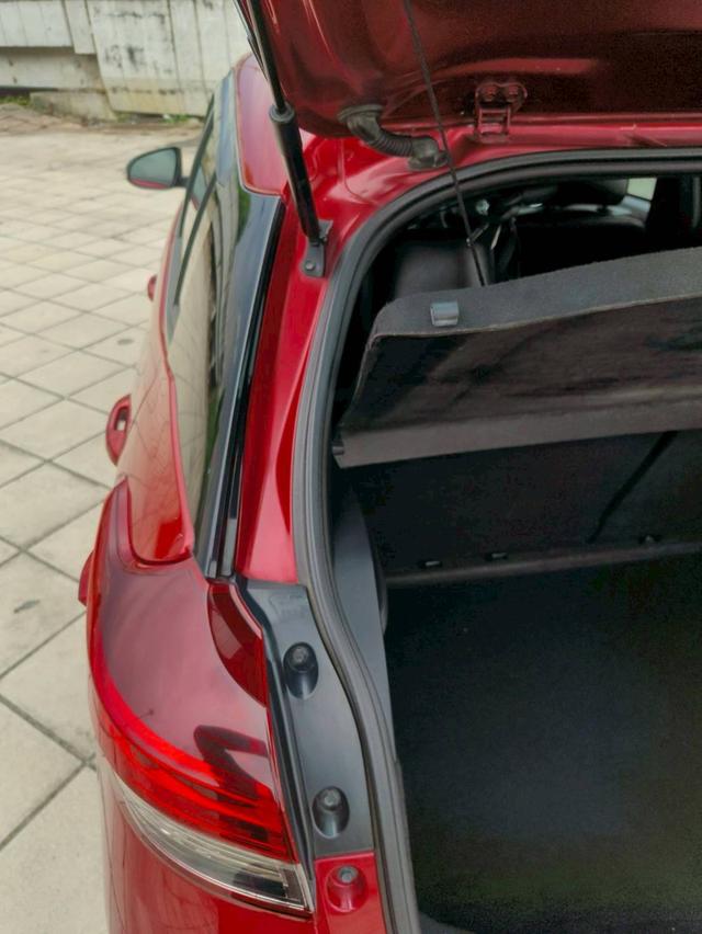 TOYOTA YARIS 1.2 MID Hatchback สีแดง ปี 2020 17