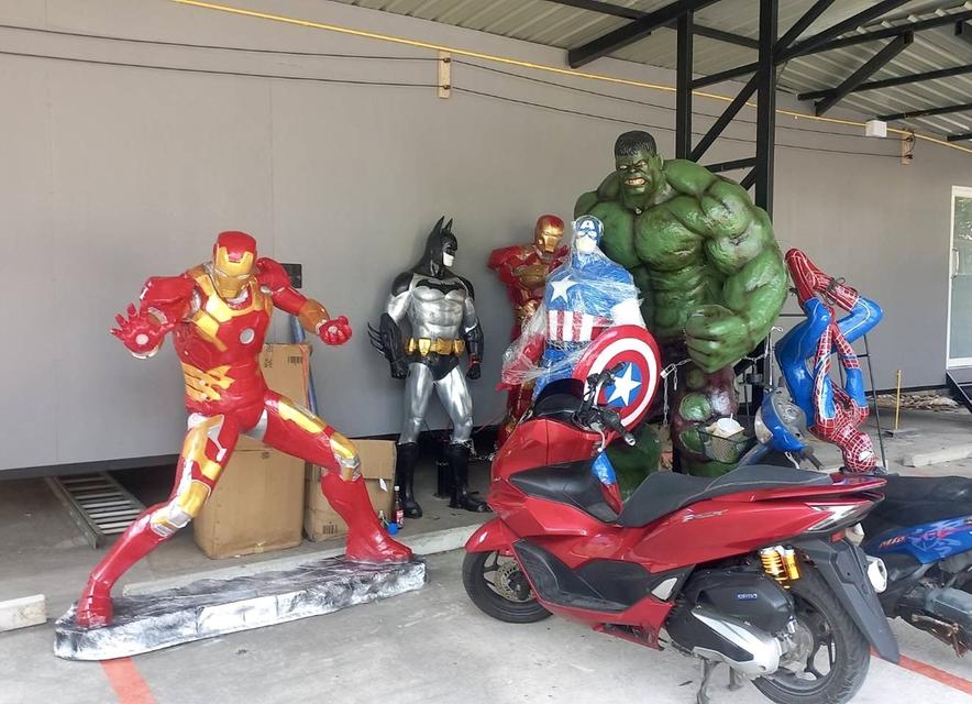 หุ่นจำลองฮีโร่ไอร่อนแมน หุ่นไอร่อนแมนไฟเบอร์กลาส ขนาดสูง2เมตร มือหนึ่ง 5