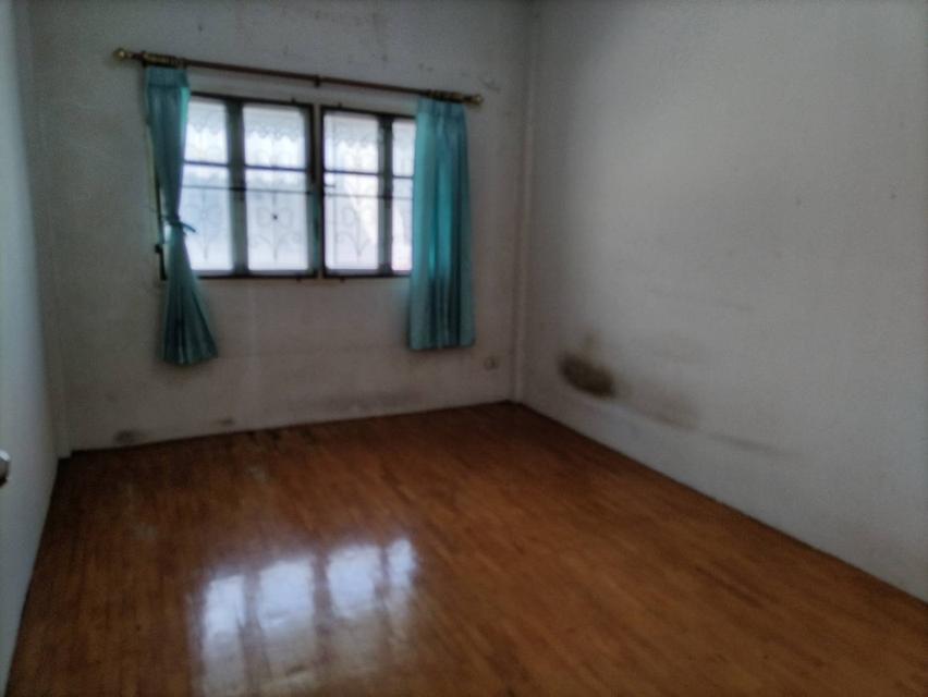 ทาวน์เฮ้าส์ 21 ตร.ว. 2ชั้น 4นอน 2น้ำ ม.ปิยวรารมย์1 บางบัวทอง(ถ.บางกรวย-ไทรน้อย) 6