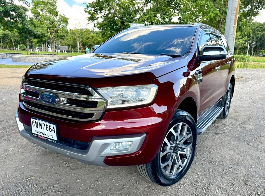 Ford Everest 2.2 titanium plus ปี 2017  รถบ้านมือเดียว มีประกัน ป.1 เหลือ บุ๊คเซอร์วิส กุญแจครบ 2ดอก