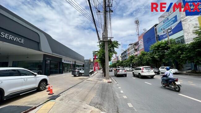 ขายที่ดิน ริมถนนประชาอุทิศ พร้อมตึก 2 ชั้น 125 ตร.ว. พร้อมที่จอดรถ สำนักงานครบ 8