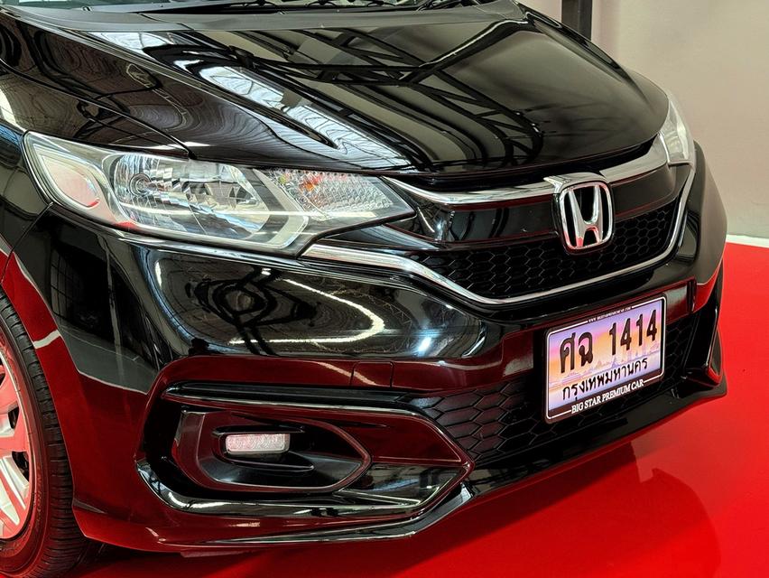 2019 HONDA JAZZ GK V+ รถมือเดียวออกป้ายแดง รถวิ่งน้อย ประวัติศูนย์ครบ รถไม่เคยมีอุบัติเหตุครับ 9