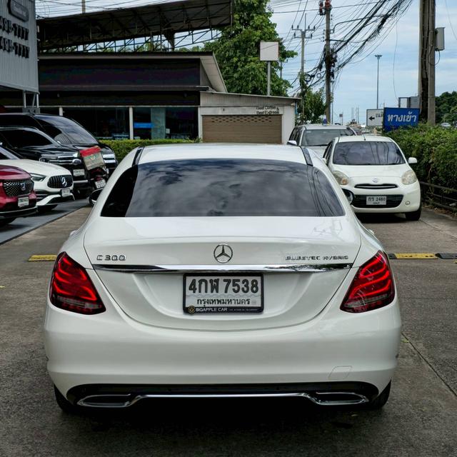 รหัสรถ BAC7538 🚗✨ Mercedes-Benz C300 Bluetec Hybrid Exclusive ปี 2015 (แท้)