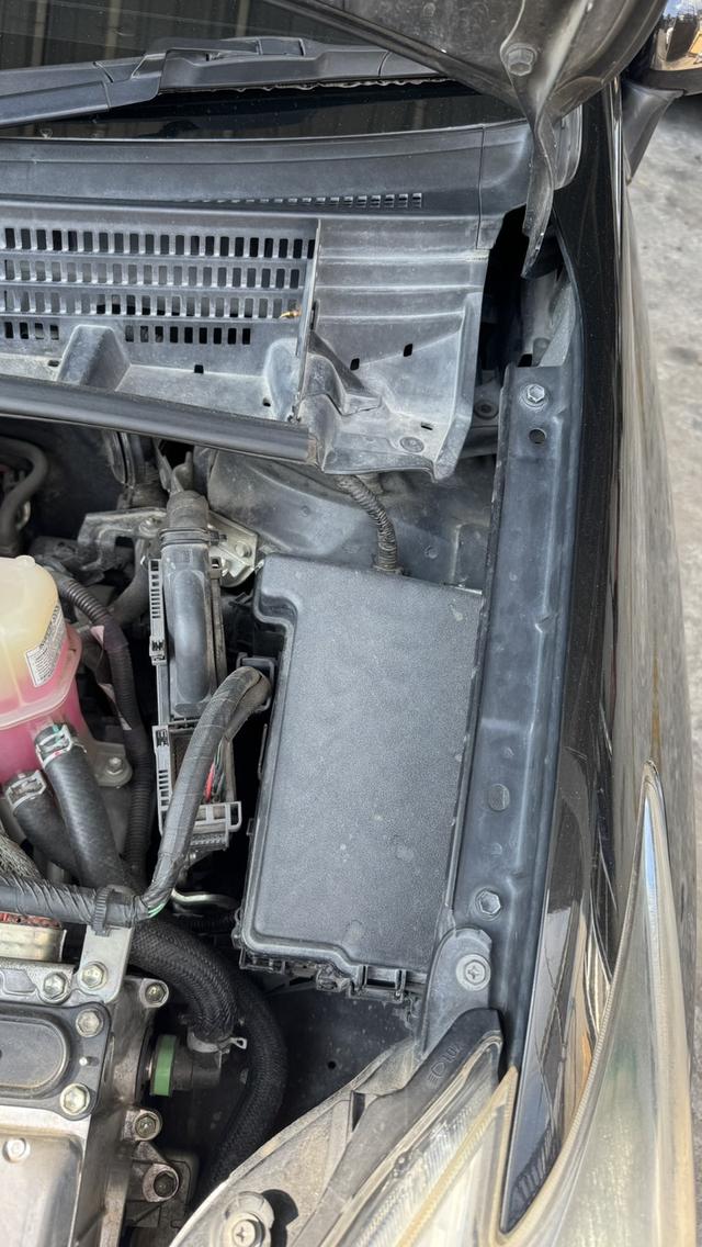 Toyota Prius ปี 2011 12
