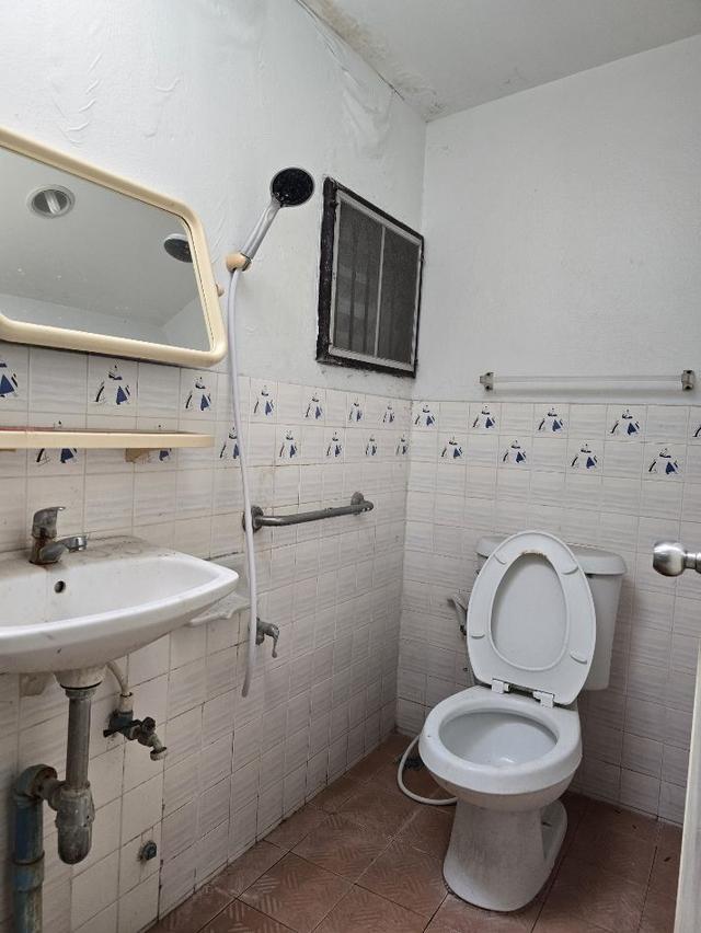 ขายทาวน์เฮ้าส์ 2 ชั้น หมู่บ้านเย็นสุข ลาดพร้าว 87 หลังริม 32 ตร.วา 4