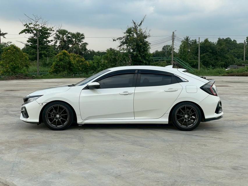 HONDA CIVIC FK  1.5 TURBO  สีขาว ปี 2017 เกียรออโต้  3