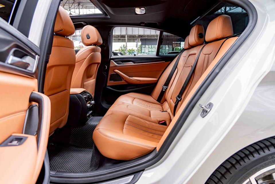 รหัสรถ NP274 BMW 530e M SPORT 2022 13