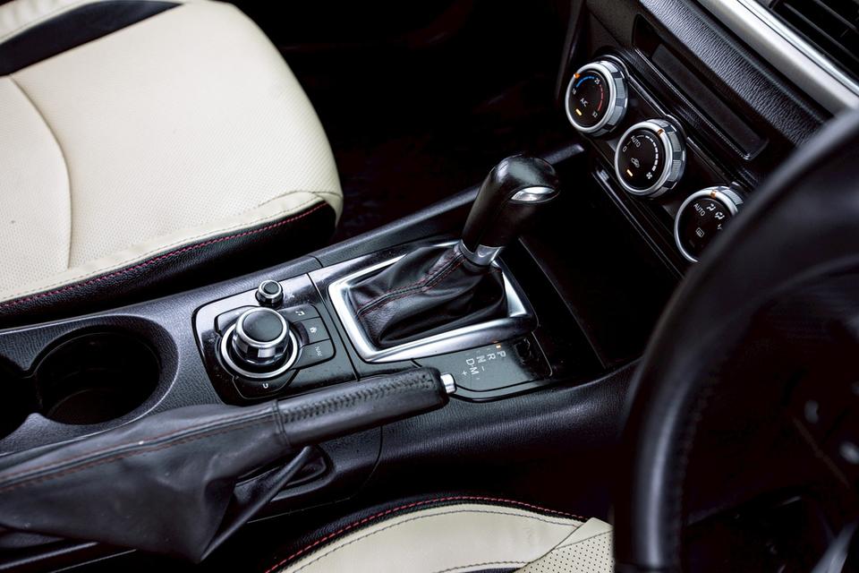 Mazda3 Skyactiv 2.0SP Hatchback ปี 2015 สีแดง  19