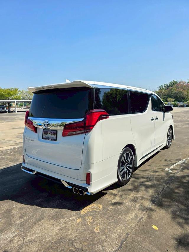 Toyota ALPHARD SC สีขาว ปี 2024 ไมล์ 30,000 กม.