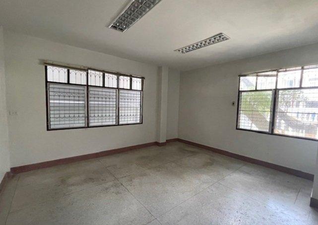 ให้เช่าทาวน์โฮม 4 ชั้น / พหลโยธิน 32 เสนานิคม 1 ซอยต้น ๆ เข้าซอย 100 เมตร / จอดรถ 2-3 คัน 8