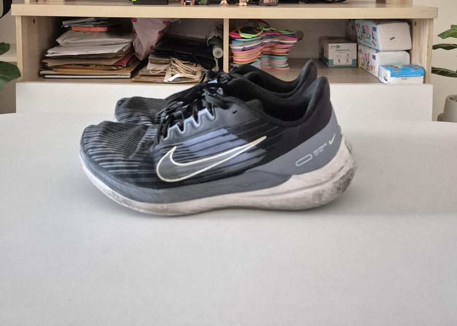 รองเท้า Nike Running