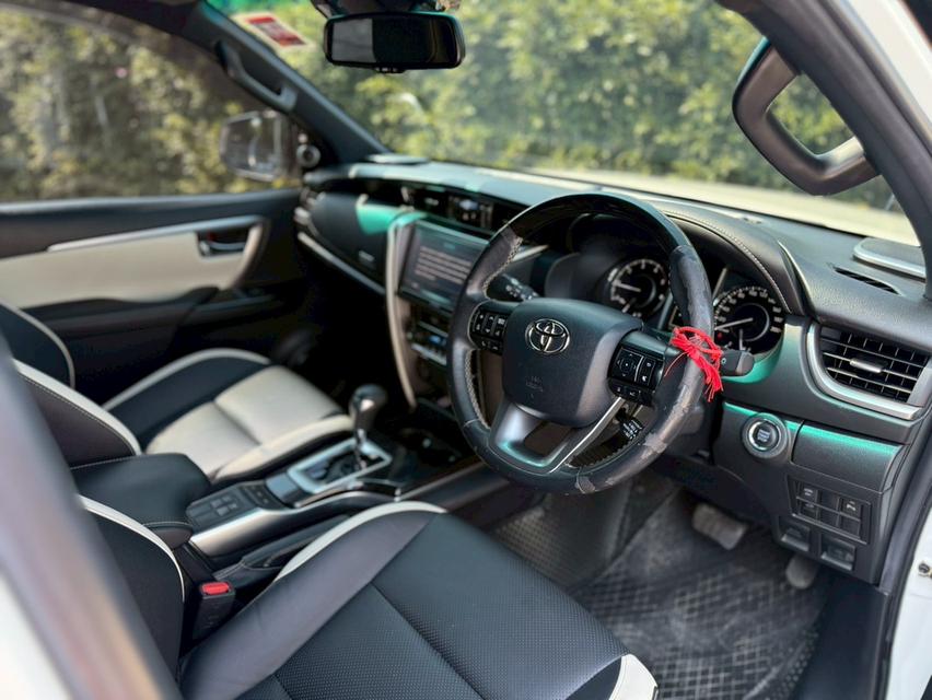 รหัสรถ SG53 📌Toyota Fortuner 2.8Legender ขับ4 BlackTopปี2021 6