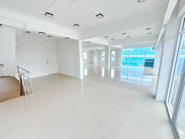 ใกล้ รถไฟฟ้า BTSคูคต 3.86กม. ลาดสวาย คลองสี่ วัดสายไหม อาคารพาณิชย์ 4นอน 4น้ำ 40 ตร.ว. 640 ตร.ม. อาคาร 4 ชั้น 5