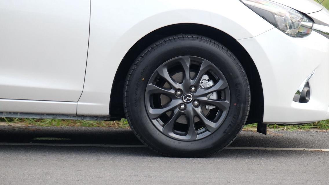 (แจ้งรหัสรถ KN662) : 2018 MAZDA2 SPORT HIGH PLUS รูปที่ 9