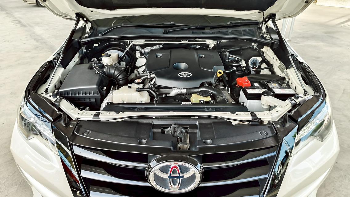2017 Toyota Fortuner 2.8 trd 9