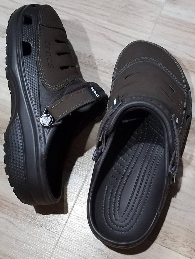 ขายรองเท้าผู้ชายยี่ห้อ Crocs สีน้ำตาล เบอร์ 7
รองเท้าหุ้มหนัง พื้นนิ่ม ของแท้