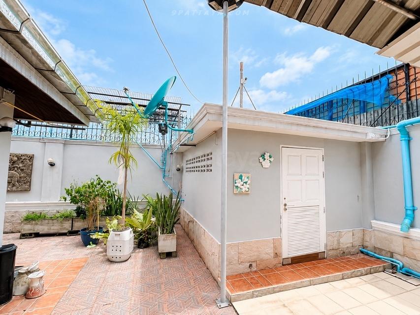 For Sale / For Rent — Pool House at View Point Village, PattayaSingle detached house for sale and rent at View Point Village, Pattaya. Spacious 17