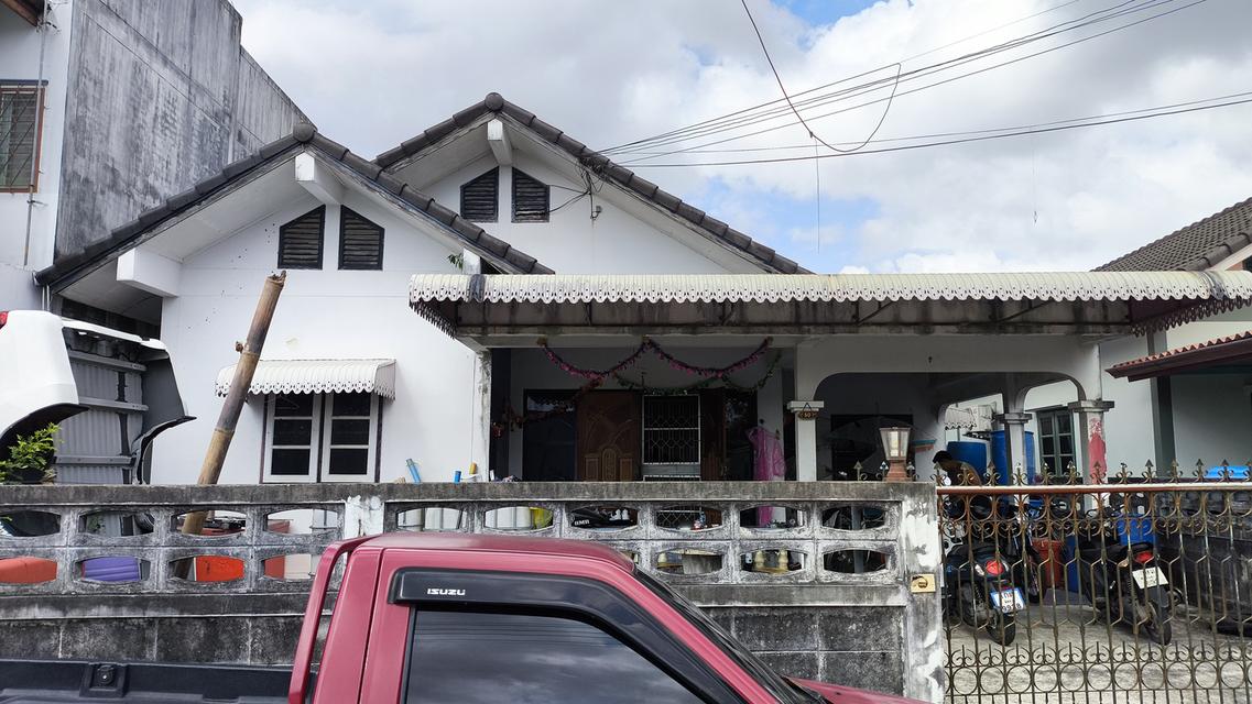 ขายบ้านเดี่ยว ชั้นเดียว พร้อมที่ดิน หมู่บ้านตำนานนิเวศน์ อ.เมืองพัทลุง จ.พัทลุง มีที่จอดรถสะดวก ปลอดภัย 3