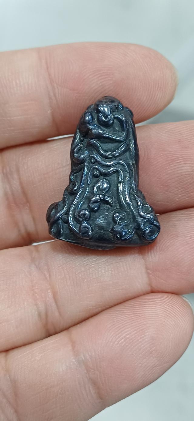 พญาเหล็กไหลธาตุ พิมพ์พระปิดตายันต์ยุ่ง หลวงปู่หวล วัดพุทไธศวรรย์ สีปีกแมลงทับ รูปที่ 2