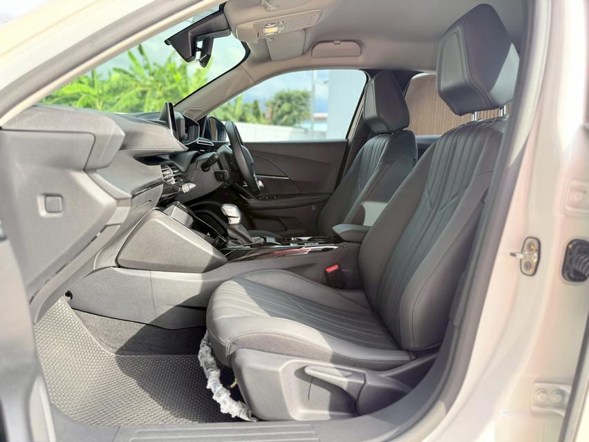 PEUGEOT 2008 1.2 ALLURE 2023 11