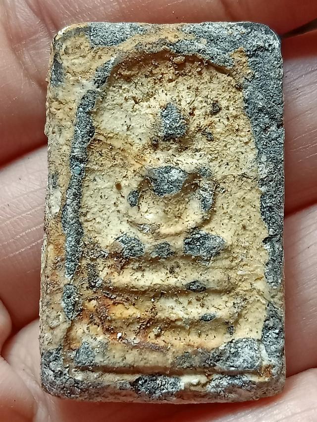 พระสมเด็จ  เนื้อเก่าๆ