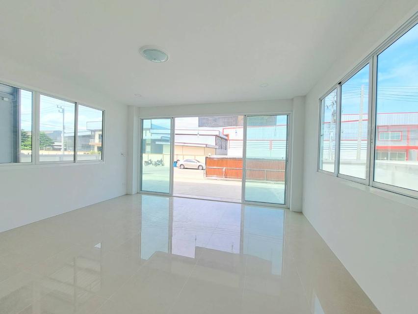 ขายและให้เช่า โรงงานอุตสาหกรรมมือหนึ่ง สมุทรสาคร ขอใบรง.4ได้ พื้นที่ใช้สอย 560-800 ตรม. 7