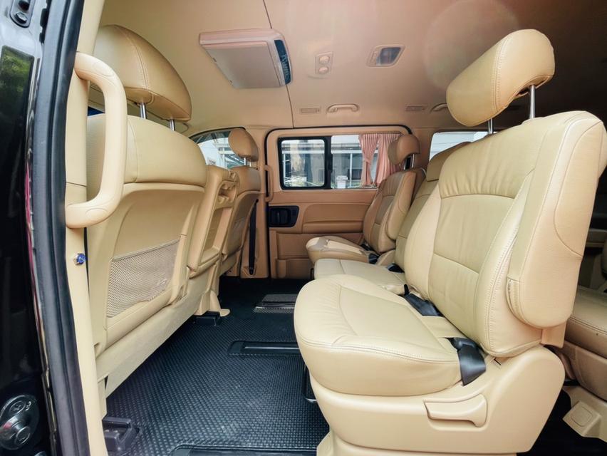 รหัสรถ AP8440 Hyundai H1 2.5  Elite ปี18 สีน้ำตาล ดีเซล 10