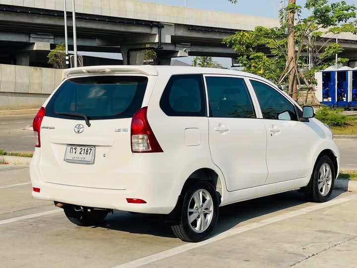 TOYOTA AVANZA 1.5  เกียร์ธรรมดา 6