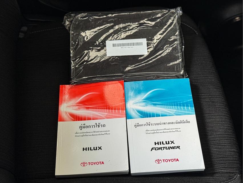 รหัสรถ WRT3253 2021 TOYOTA HILUX REVO, 2.4 ENTRY Z EDITIONโฉม DOUBLE CAB สีเทา เกียร์ออโต้ 14