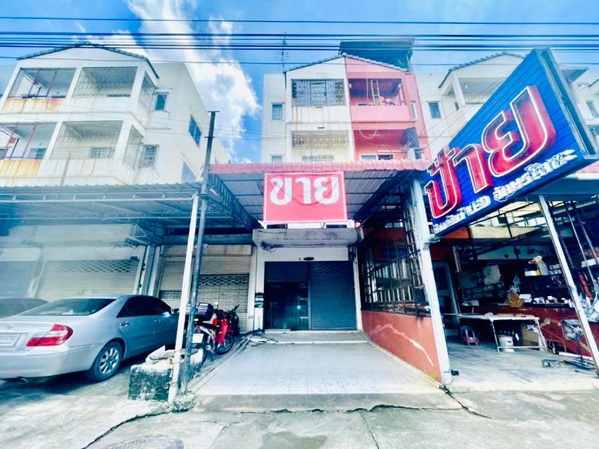 ขาย อาคารพาณิชย์ 3.5 ชั้นถนนวัชรพล 270 ตรม. 21.7 ตร.วา ใกล้ BTS รพ.ภูมิพล ตลาดเพิ่มสิน เหมาะทำคลีนิค ร้านค้า ออฟฟิศ 1