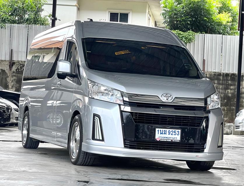 ขาย Toyoya Commuter 2.8 ปี22