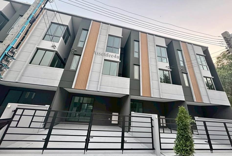 AT621 ให้เช่าทาวน์โฮม 3 ชั้น เฟอร์ครบ พลีโน่ ติวานนท์ แจ้งวัฒนะ2 ใกล้ทางด่วนศรีสมาน ใกล้ร.ร.พระหฤทัย