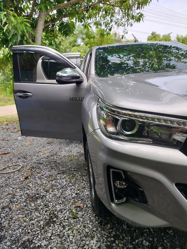 รถกระบะโตโยต้า รีโว่ 7