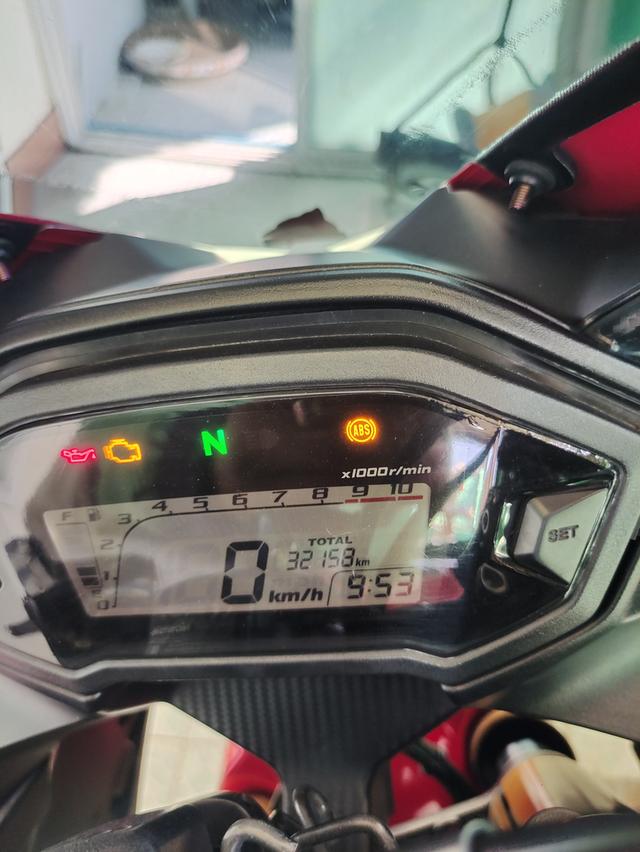 ขายhonda CBR 500r ปี 2017 เลขไมค์ 32000  พ.ร.บ หมดปี70 ภาษีหมดปี 69  กุญแจมี 2 ดอก รูปที่ 1