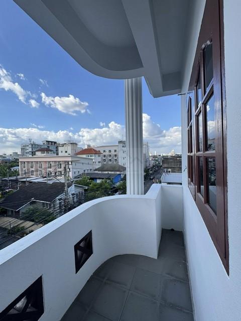 ให้เช่าอาคารพาณิชย์ 2 คูหา 6 ชั้น 600 ตร.ม. ถนนสุทธิสารวินิจฉัย ซอยพิบูลย์อุปถัมภ์ ใกล้ MRT สุทธิสาร 8