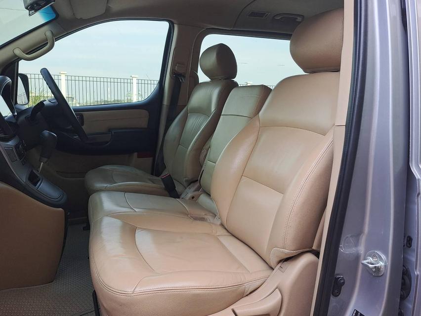 ขายถูก เพียง🔥Sale 589,000🔥เท่านั้น Hyundai H1 2.5 ดีเซล ปี 17 วิ่งน้อยไมล์แท้ 7