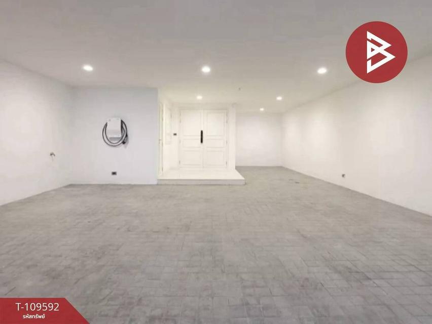 ขายทาวน์เฮ้าส์ 4 ชั้น ( ร่วมชั้นใต้ดิน )  โครงการ วัน แอททีเลียร์ ไพรเวท เรสซิเดนซ์ พหลโยธิน (ซอยพหลโยธิน 34) แขวงเสนานิคม  เขตจตุจักร กรุงเทพฯ 11