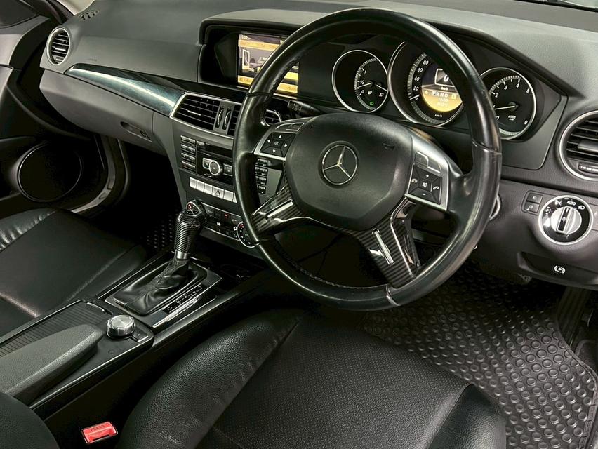 Mercedes-Benz C200 CGI 1.8 W204 Elegance Sedan 7