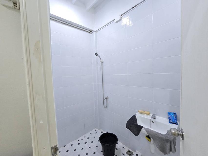 ขายอาคารพาณิขย์ รามอินทรา 58 ใกล้โรงพยาบาลสินแพทย์ และแฟชั่นไอส์แลนด์ รีโนเวทใหม่ พร้อมอยู่ 22 ตรว 3 ชั้น 6