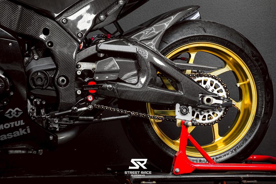 KAWASAKI ZX10R สีดำหล่อๆ คาร์บอนเต็มลำ รูปที่ 7