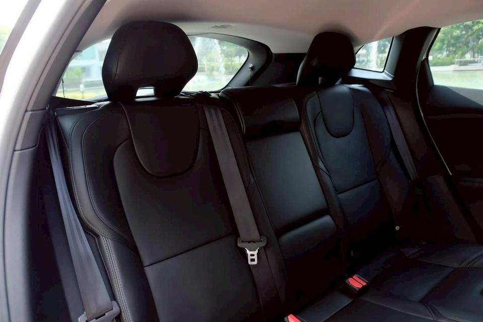 รหัสรถ PR1638 Volvo V40 T4 Hatchback Facelift ปี 2017  11